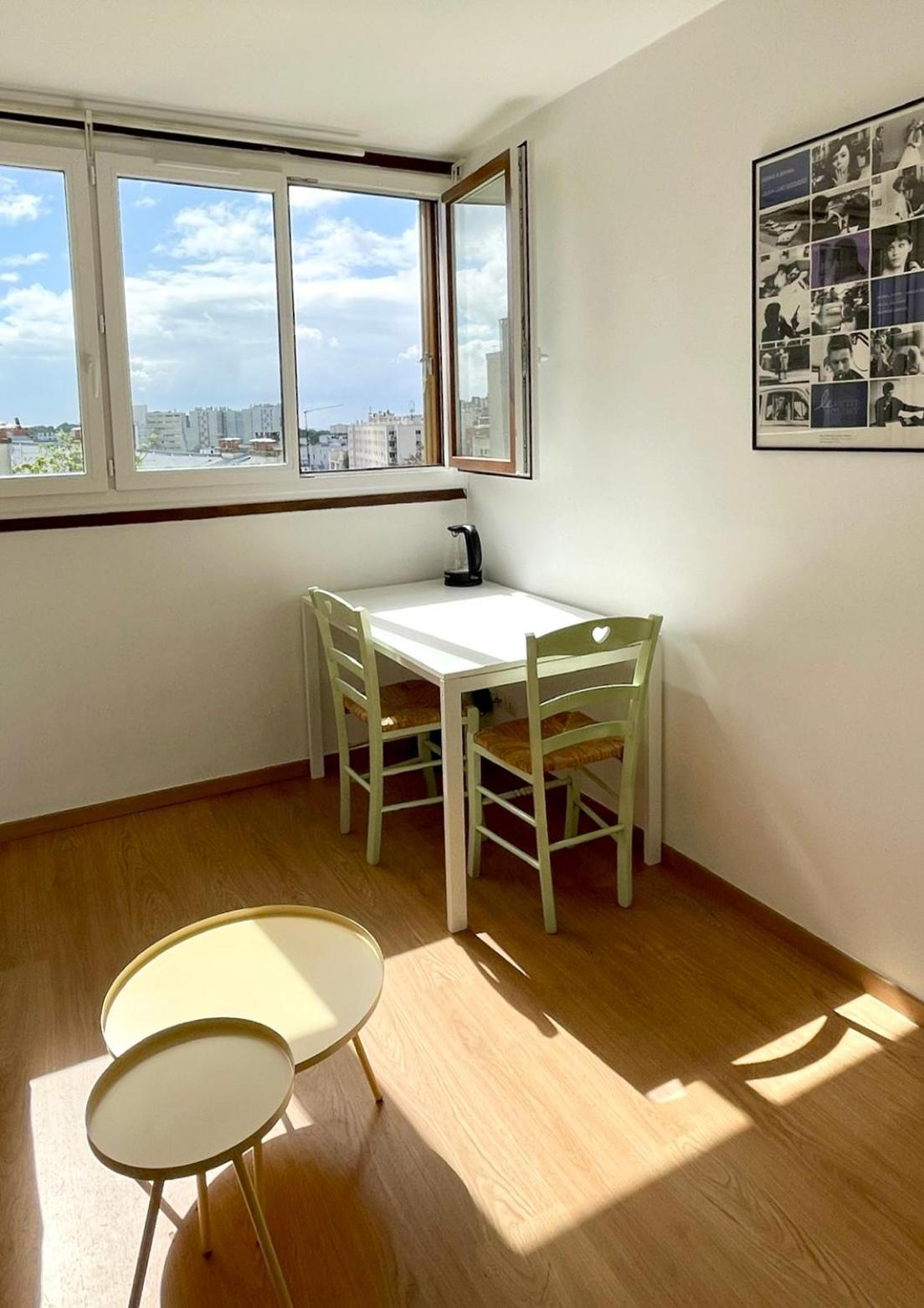 Charming Bright Sunny Studio In Belleville Paris Exterior foto